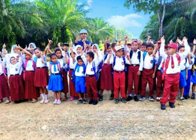 PalmCo Menginspirasi Anak-Anak Melalui Pendidikan di Perkebunan