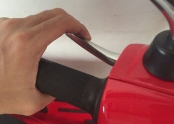 Cara Mengemudi Motor Matic di Turunan Panjang yang Benar Agar Tidak Blong