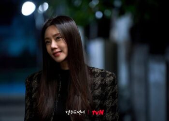 3 Teori Menggemparkan Soal Kupu-kupu di Akhir Head Over Heels